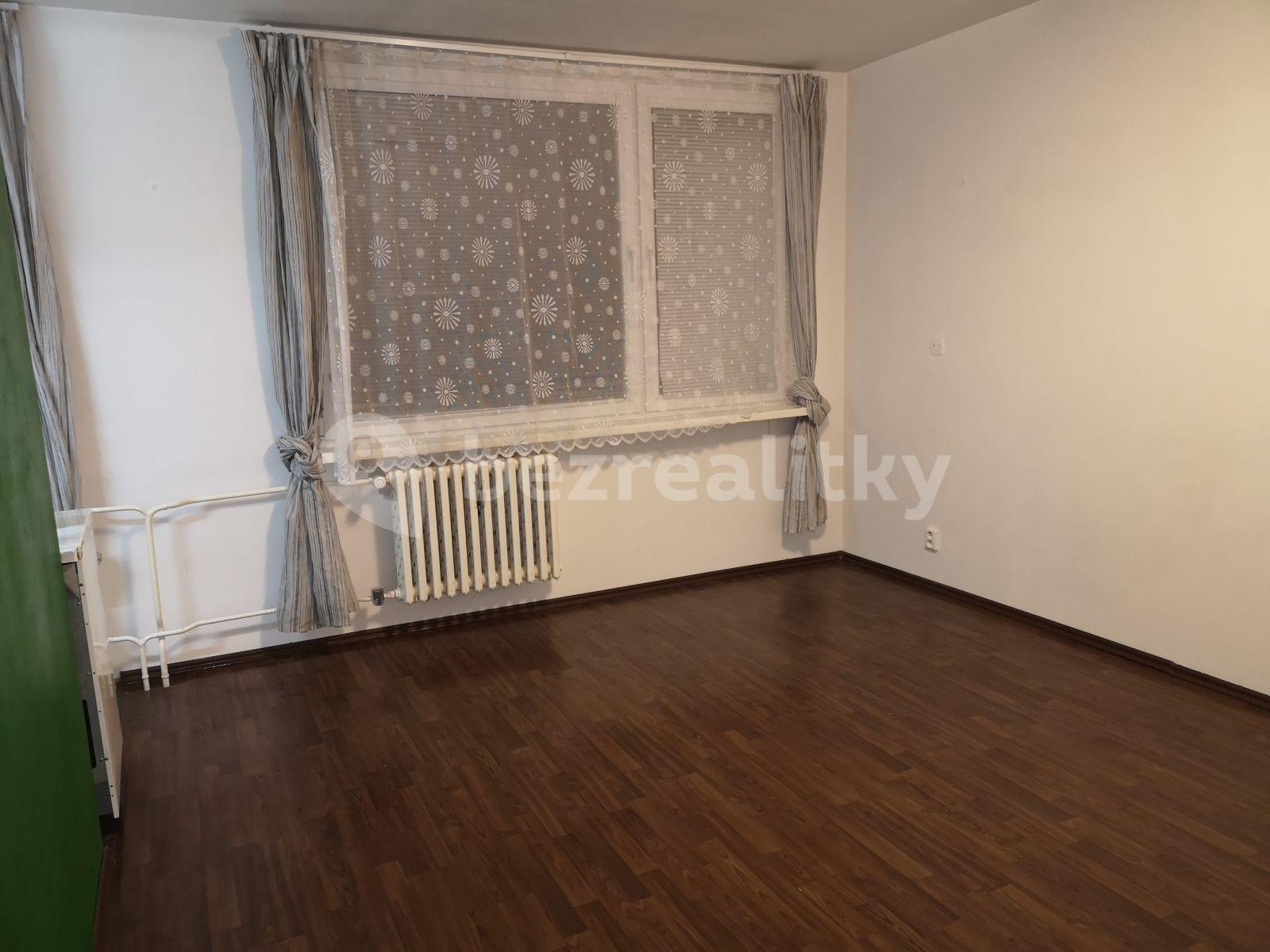 Studio flat to rent, 30 m², Benešovská, Kladno, Středočeský Region