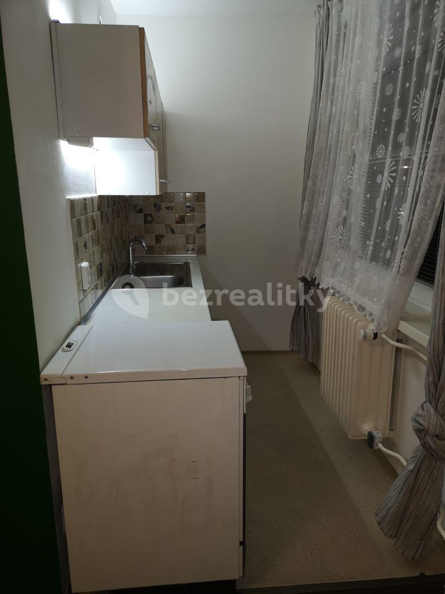 Studio flat to rent, 30 m², Benešovská, Kladno, Středočeský Region