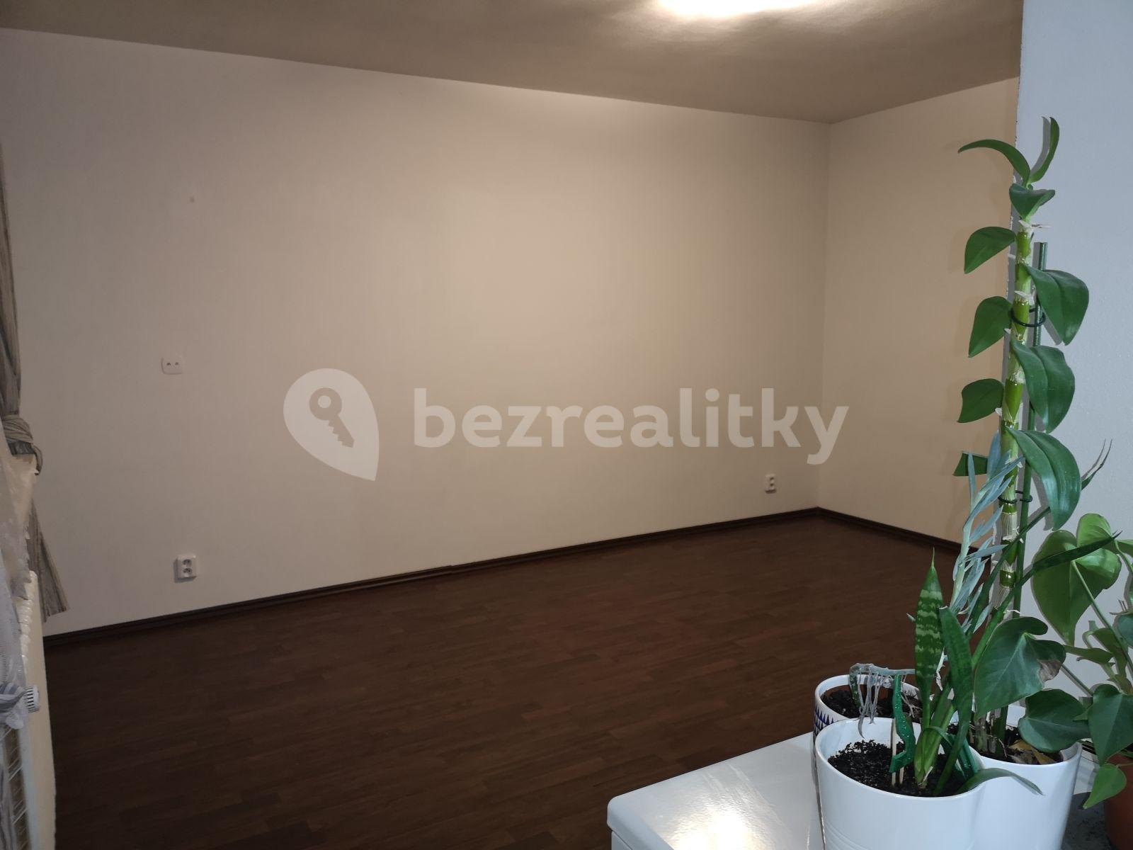 Studio flat to rent, 30 m², Benešovská, Kladno, Středočeský Region