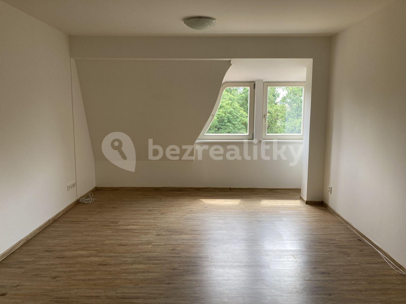 Studio flat to rent, 42 m², U Pivovaru, Dobříš, Středočeský Region