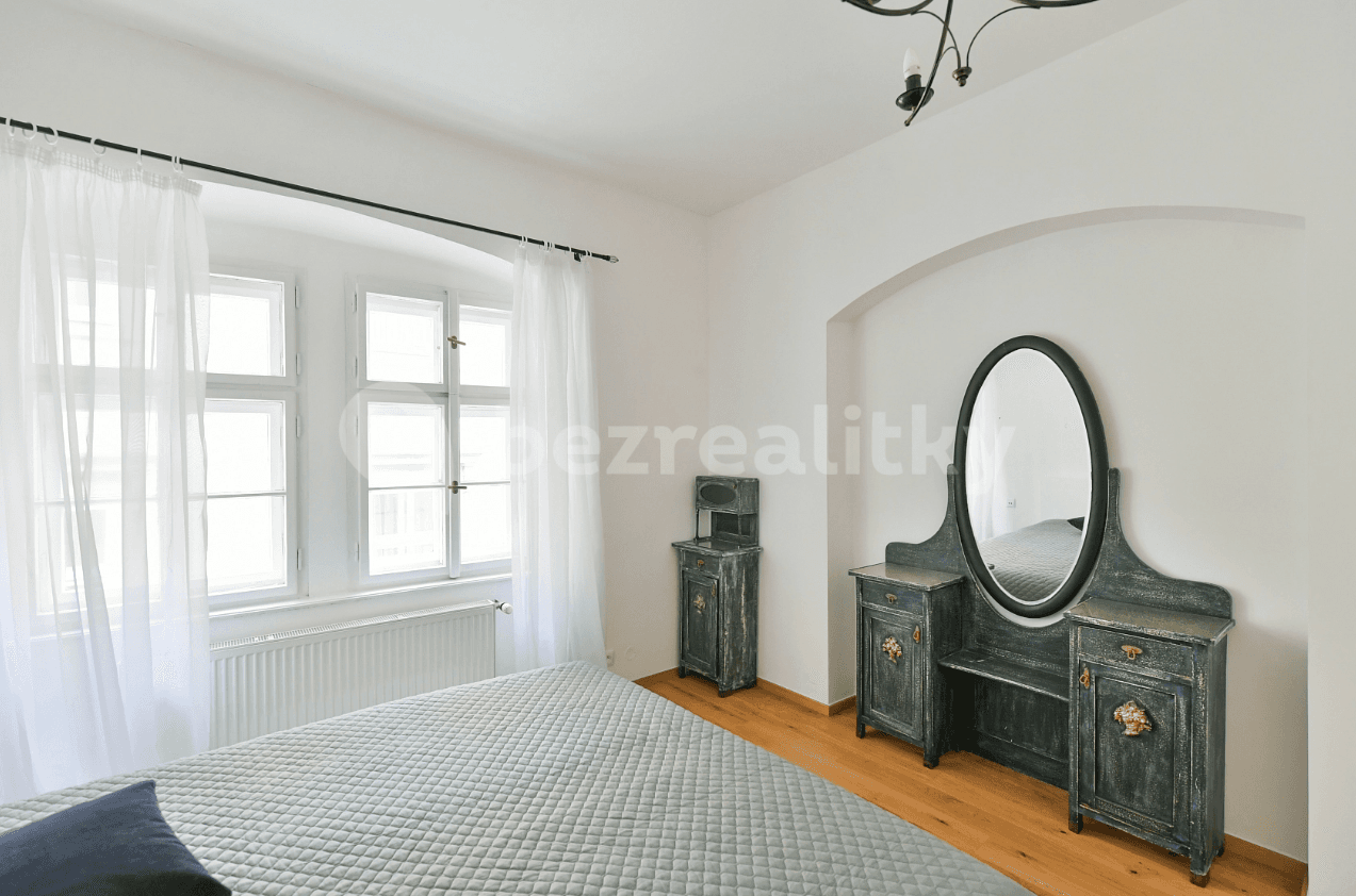 4 bedroom flat to rent, 196 m², Anenská, Prague, Prague