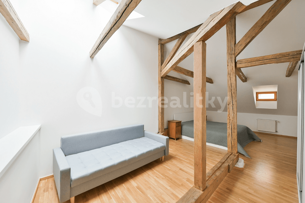 4 bedroom flat to rent, 196 m², Anenská, Prague, Prague