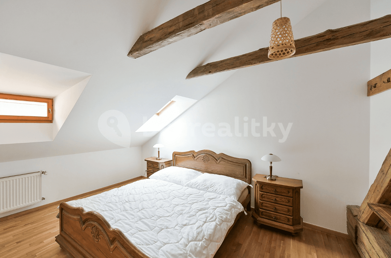 4 bedroom flat to rent, 196 m², Anenská, Prague, Prague