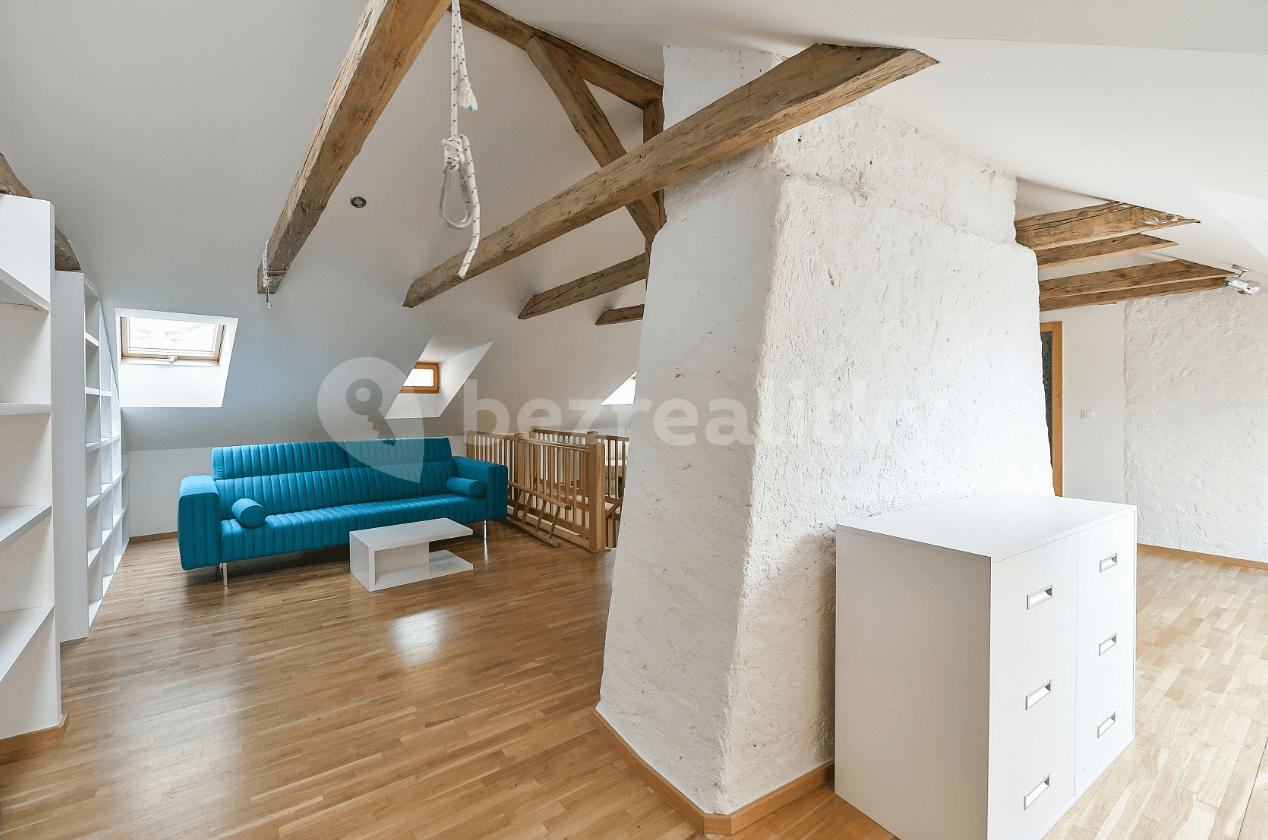 4 bedroom flat to rent, 196 m², Anenská, Prague, Prague