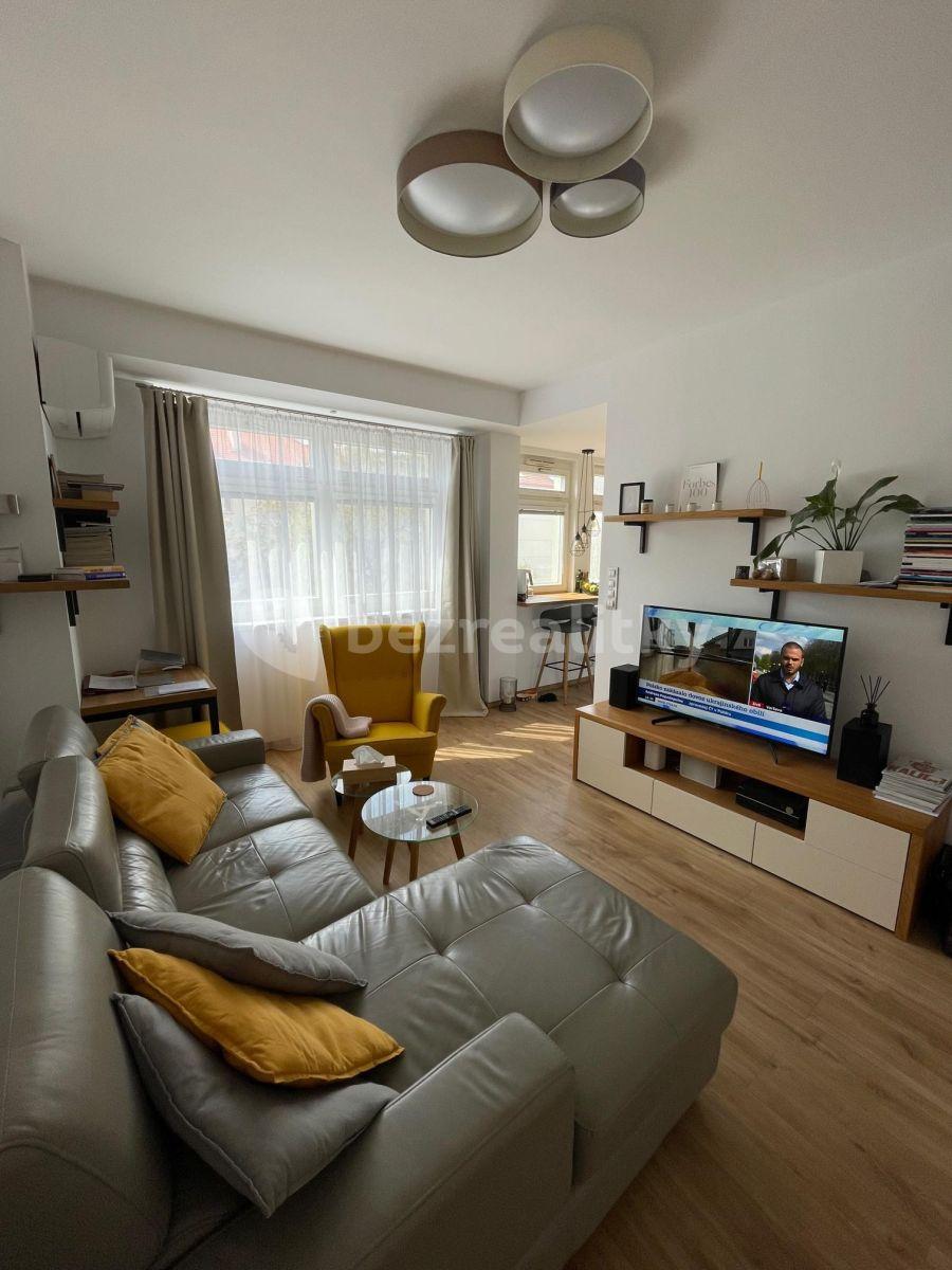 1 bedroom with open-plan kitchen flat to rent, 49 m², Kišiněvská, Prague, Prague