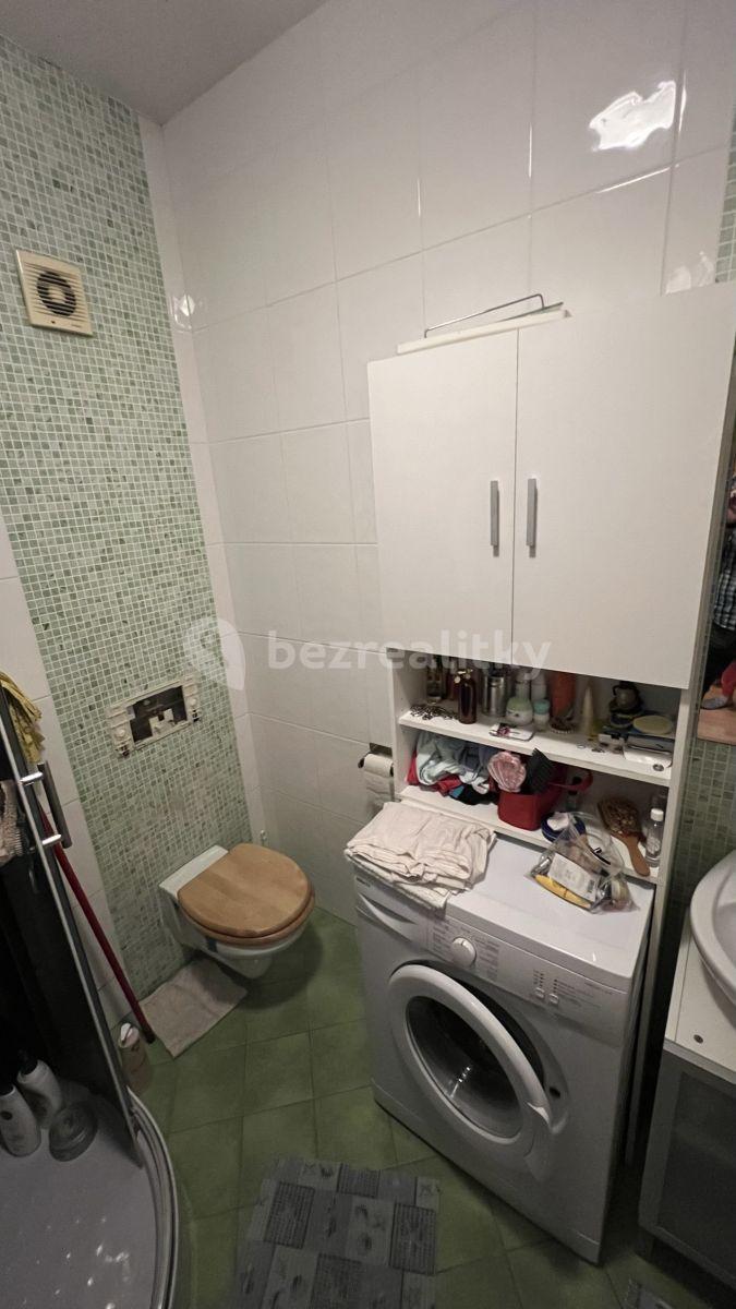 Studio flat to rent, 35 m², Pod Hloubětínskou zastávkou, Prague, Prague