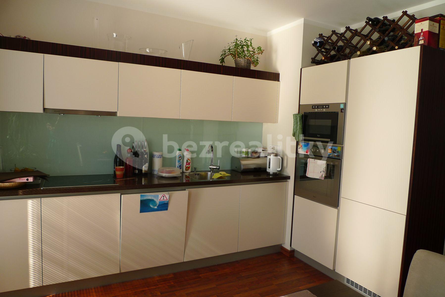 2 bedroom with open-plan kitchen flat to rent, 84 m², Dragounská, Prague, Prague