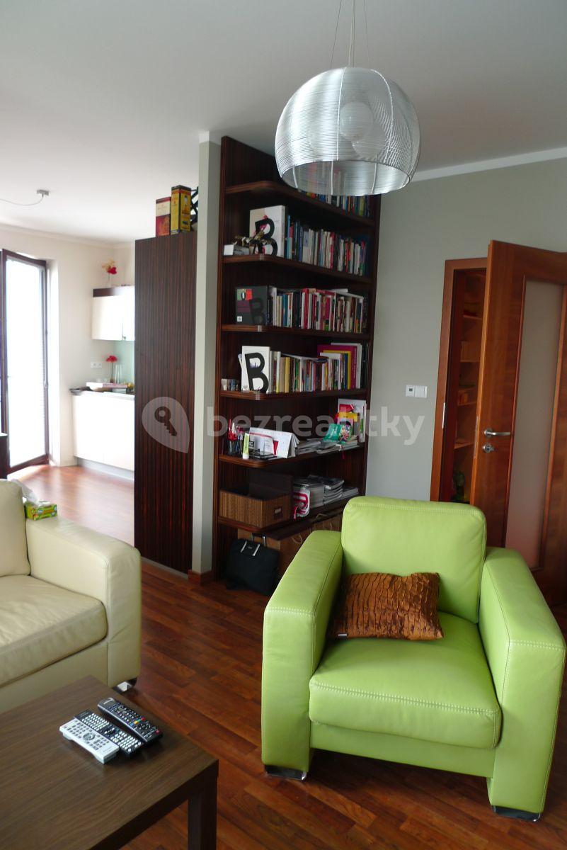 2 bedroom with open-plan kitchen flat to rent, 84 m², Dragounská, Prague, Prague