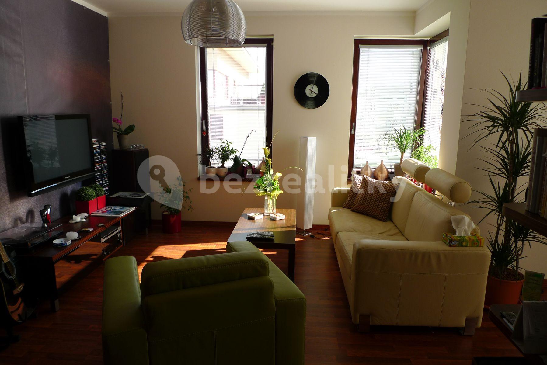 2 bedroom with open-plan kitchen flat to rent, 84 m², Dragounská, Prague, Prague