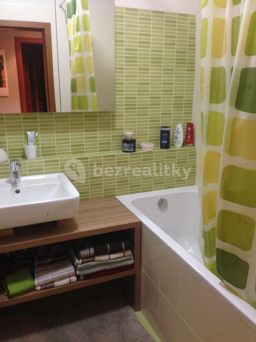 2 bedroom with open-plan kitchen flat to rent, 84 m², Dragounská, Prague, Prague