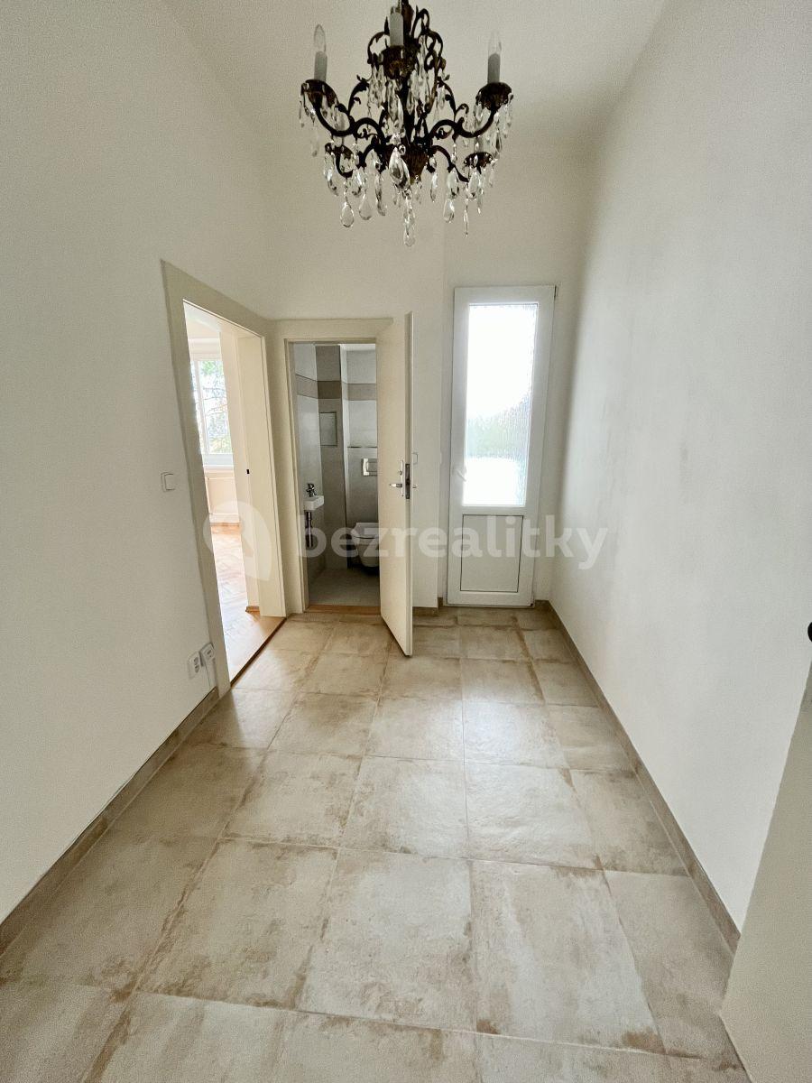 1 bedroom with open-plan kitchen flat to rent, 64 m², Josefa Čapka, Kladno, Středočeský Region