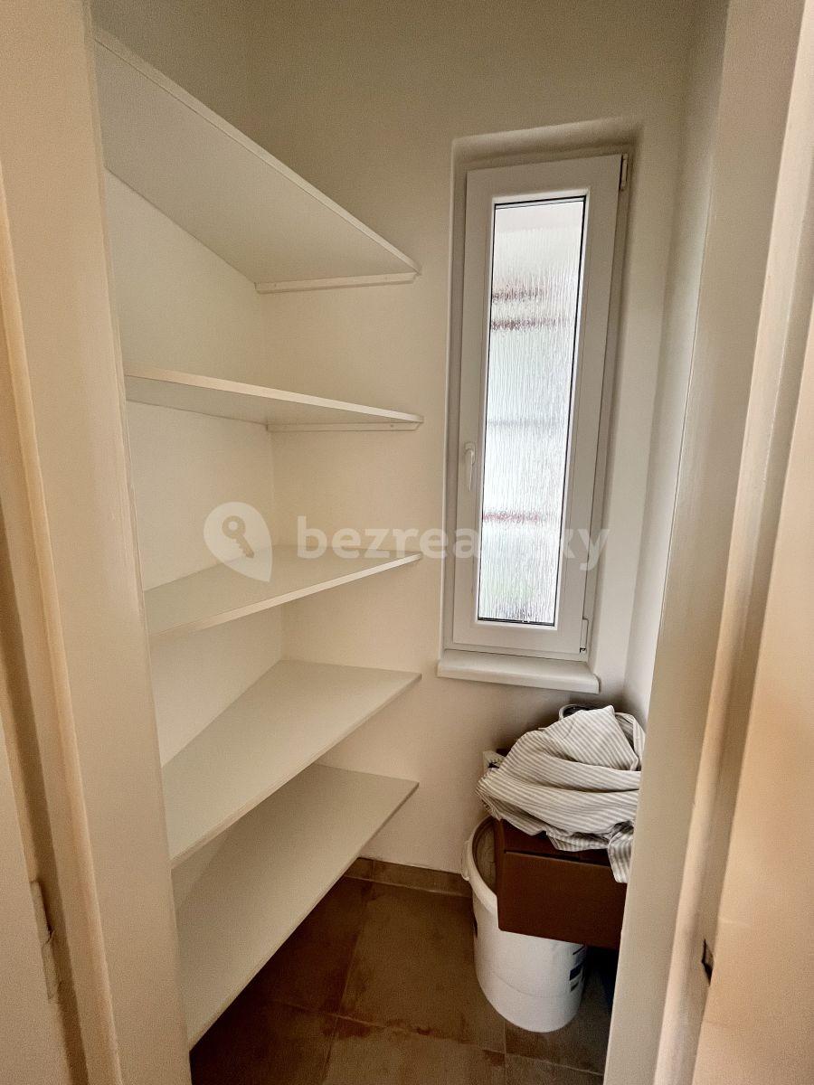 1 bedroom with open-plan kitchen flat to rent, 64 m², Josefa Čapka, Kladno, Středočeský Region