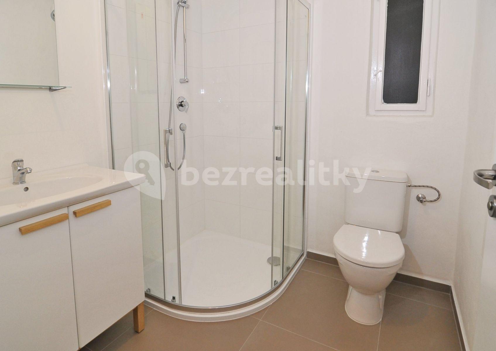 Studio flat to rent, 23 m², Přístavní, Prague, Prague