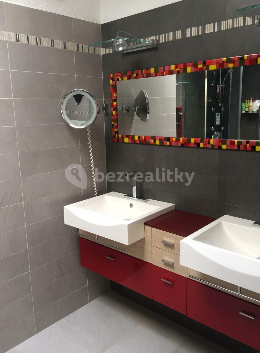 3 bedroom with open-plan kitchen flat for sale, 201 m², Marciho, Prague, Prague