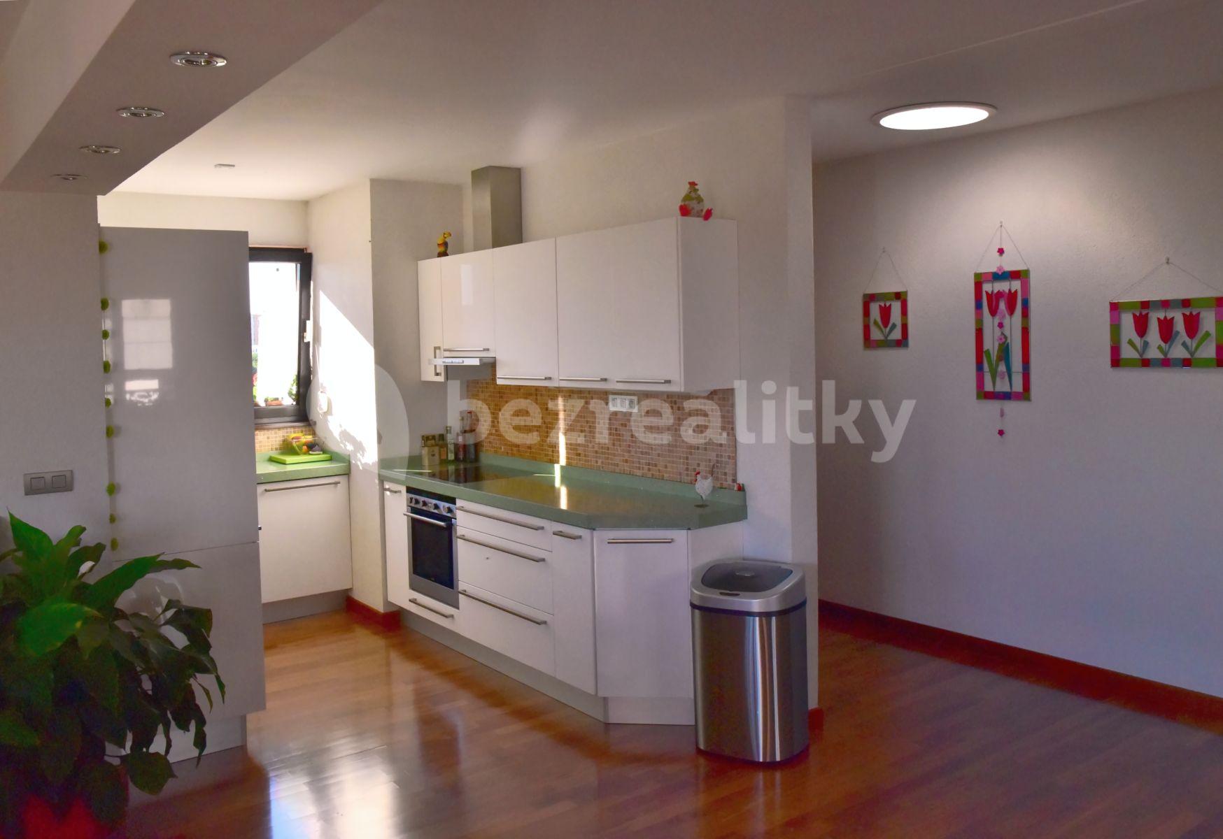 3 bedroom with open-plan kitchen flat for sale, 201 m², Marciho, Prague, Prague