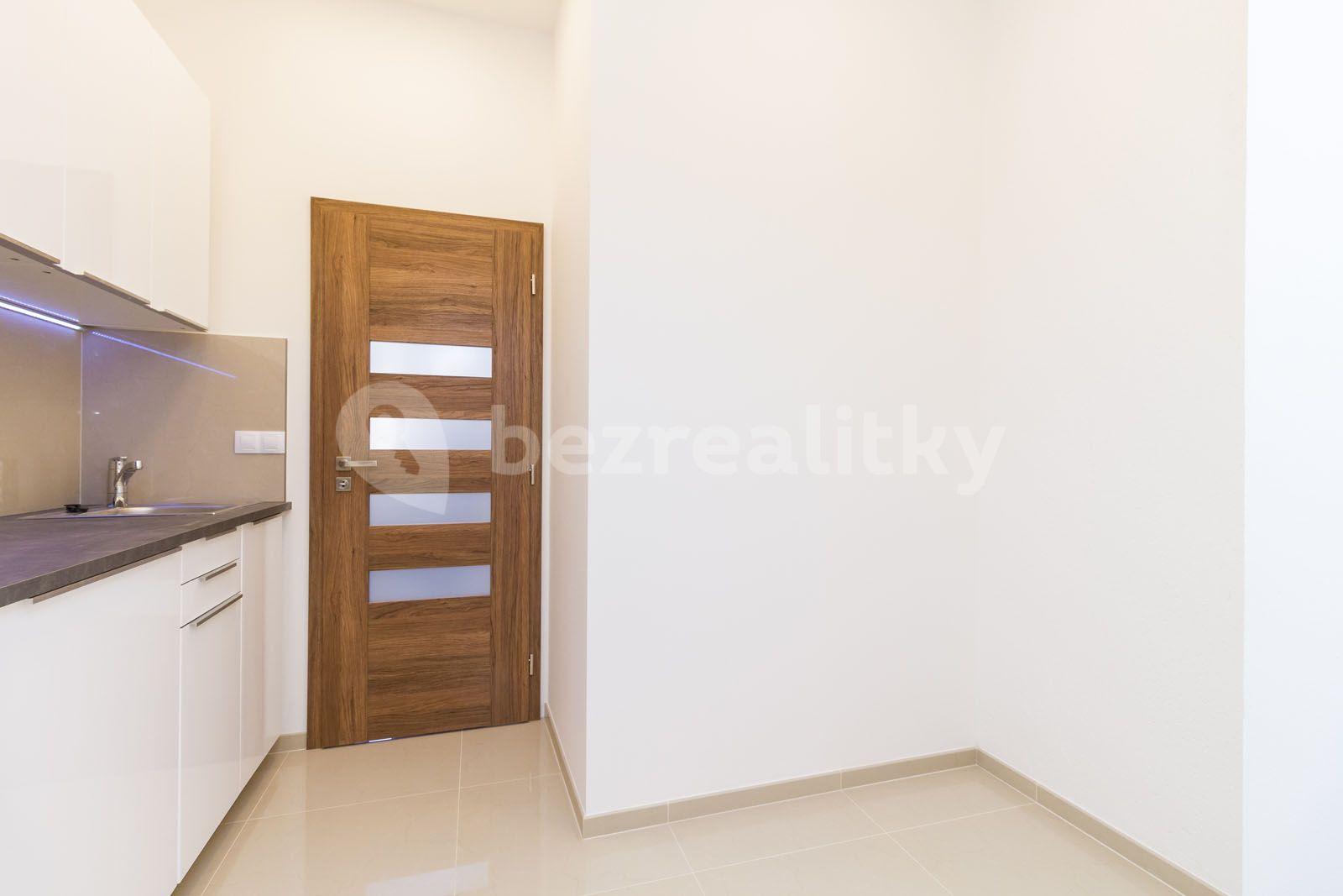 Studio flat to rent, 30 m², Milíčova, Prague, Prague