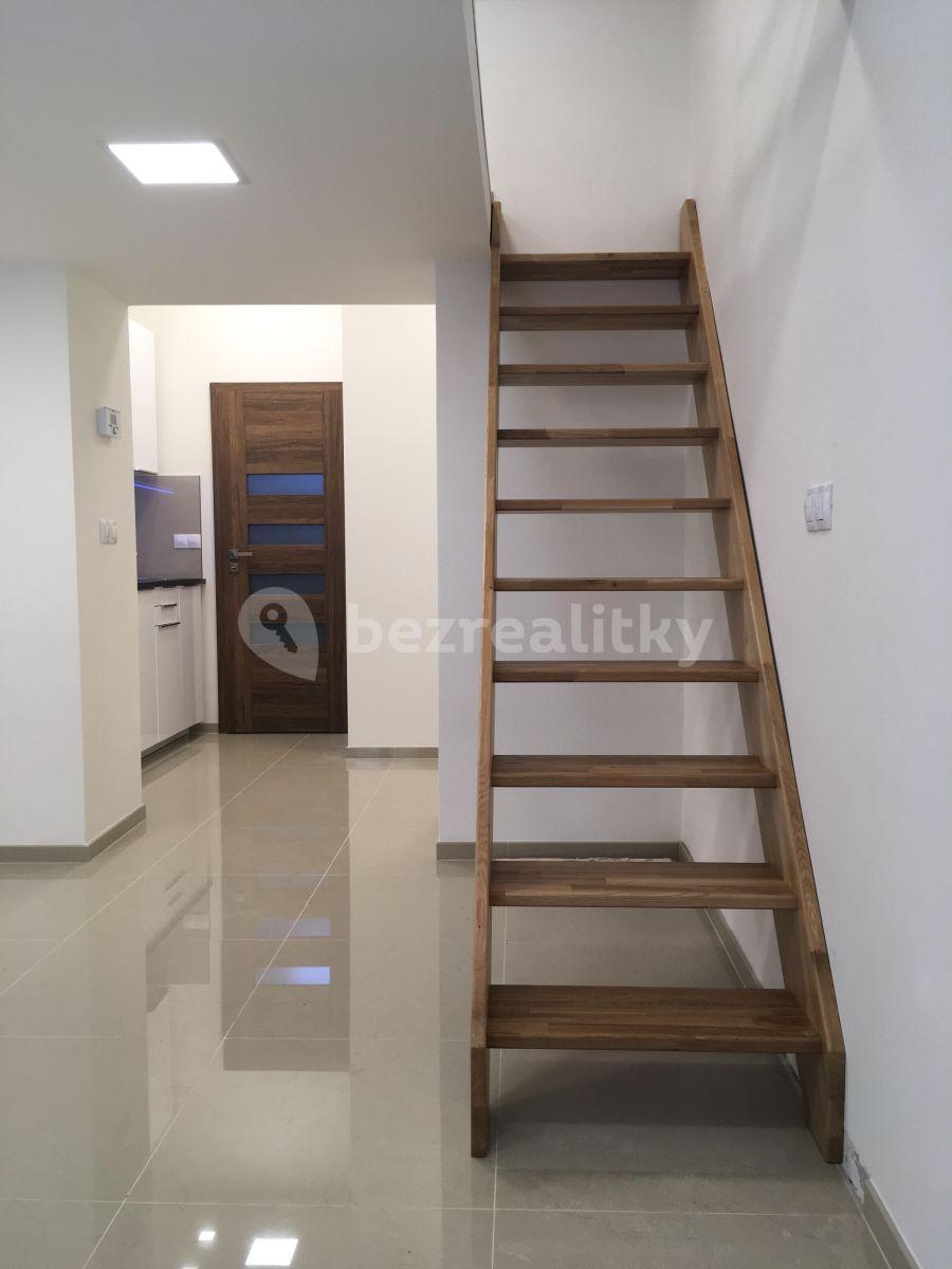 Studio flat to rent, 30 m², Milíčova, Prague, Prague