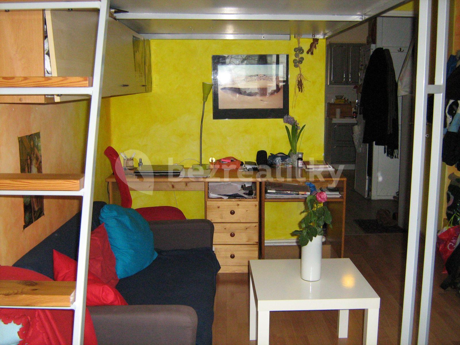 2 bedroom flat to rent, 51 m², Podbabská, Prague, Prague