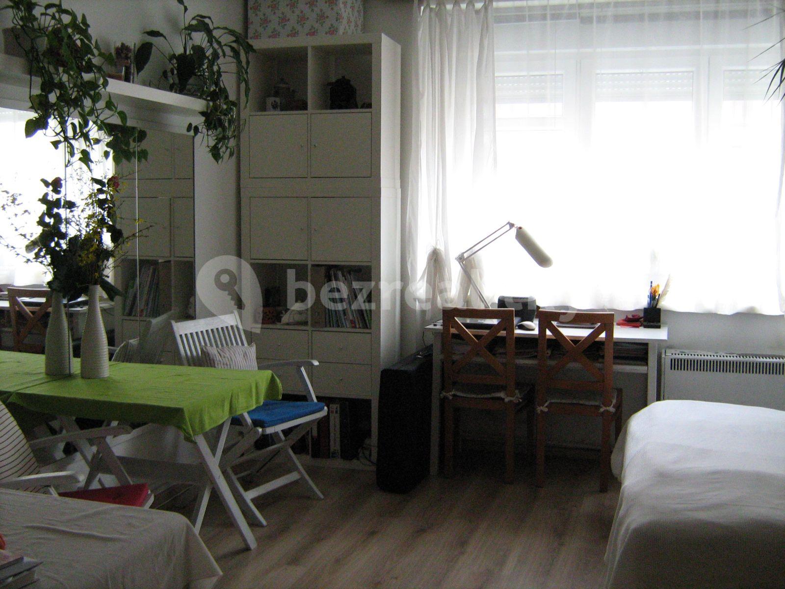 2 bedroom flat to rent, 51 m², Podbabská, Prague, Prague