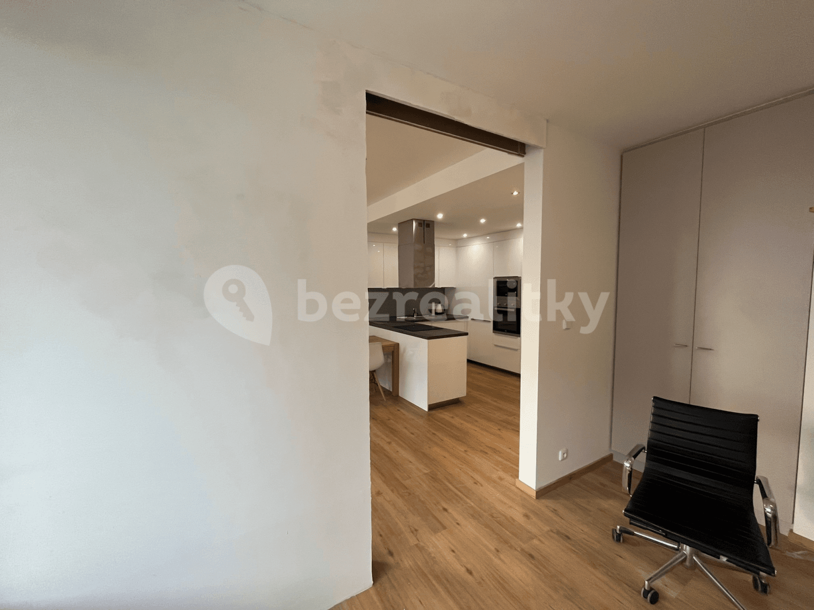 1 bedroom with open-plan kitchen flat to rent, 59 m², Honzíkova, Prague, Prague