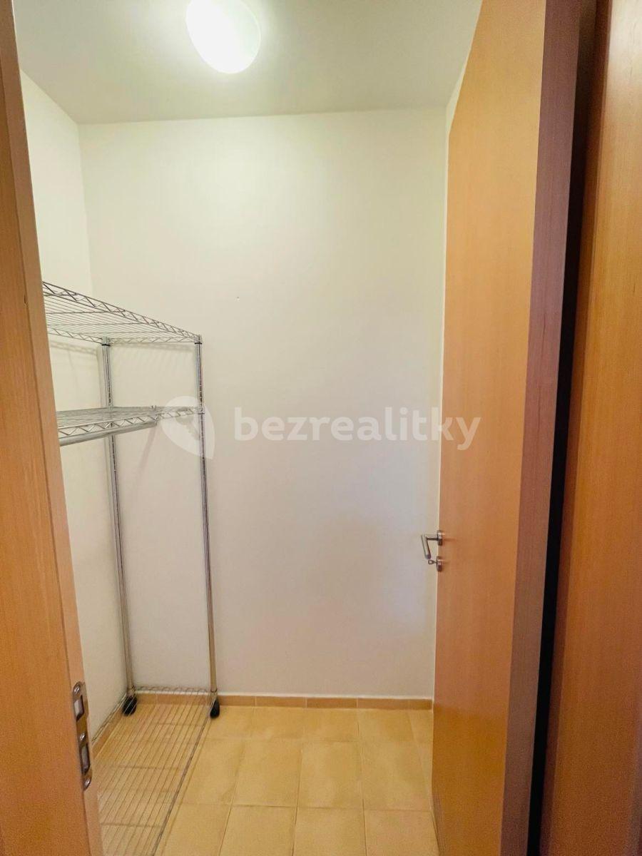 1 bedroom with open-plan kitchen flat to rent, 56 m², Vršovická, Prague, Prague