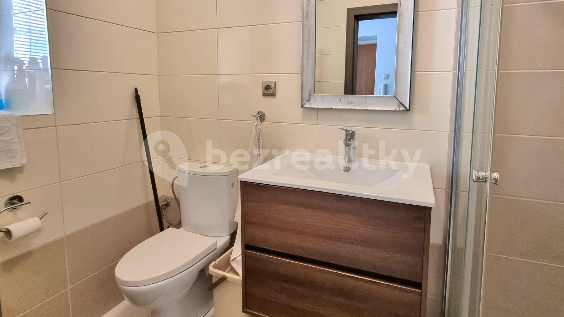 3 bedroom flat to rent, 95 m², Kozia, Bratislava - mestská časť Staré Mesto, Bratislavský Region