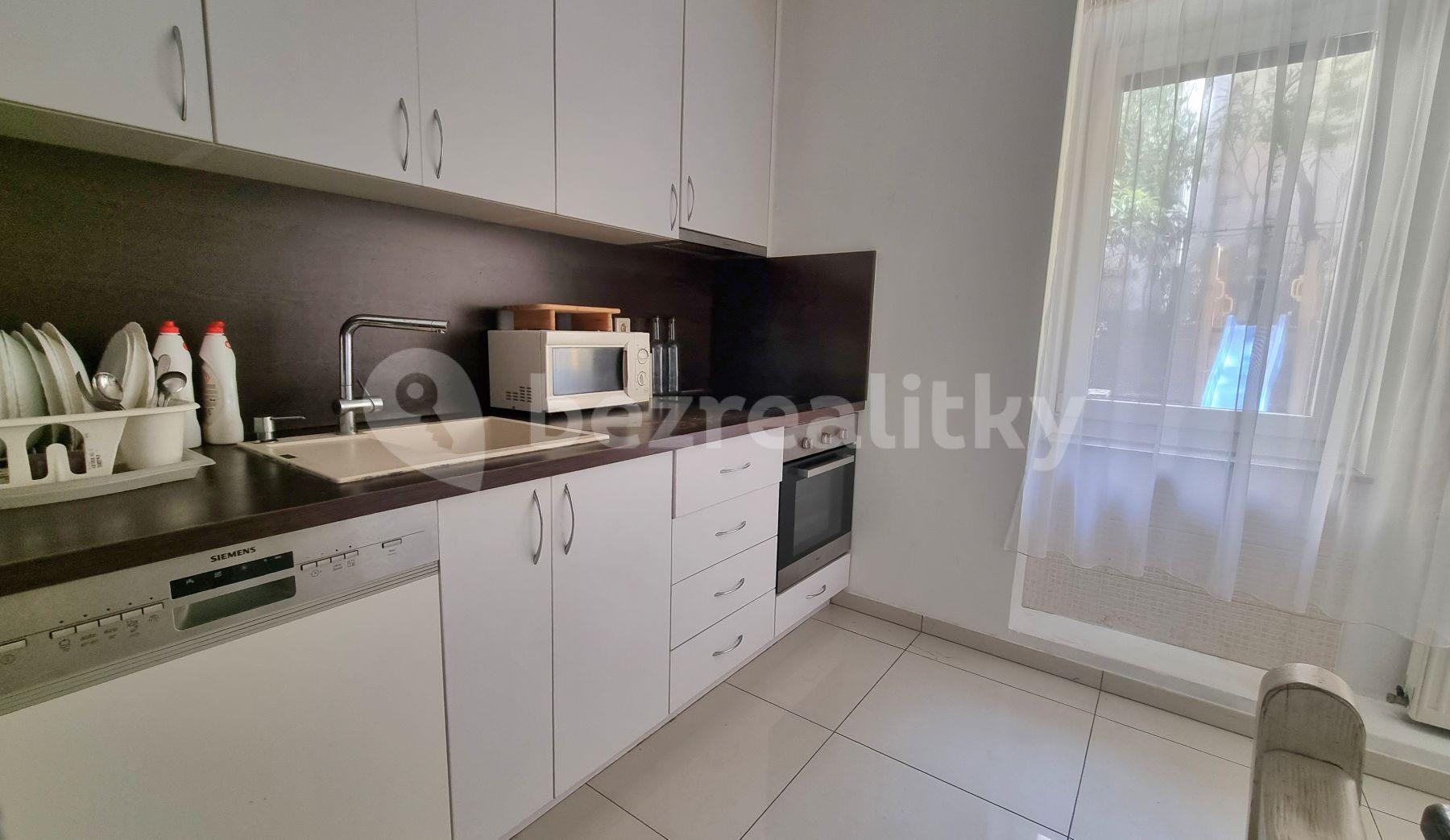 3 bedroom flat to rent, 95 m², Kozia, Bratislava - mestská časť Staré Mesto, Bratislavský Region