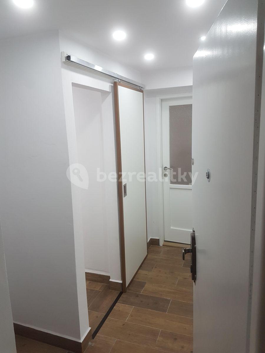 2 bedroom flat to rent, 56 m², Leoše Janáčka, Jihlava, Vysočina Region