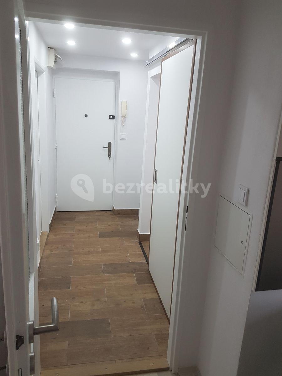 2 bedroom flat to rent, 56 m², Leoše Janáčka, Jihlava, Vysočina Region