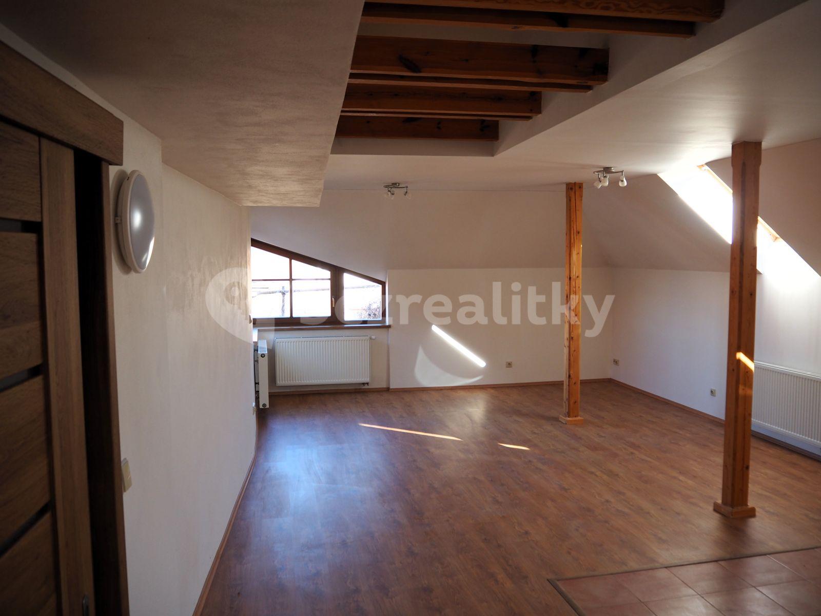 3 bedroom with open-plan kitchen flat to rent, 185 m², Staroměstské náměstí, Mladá Boleslav, Středočeský Region