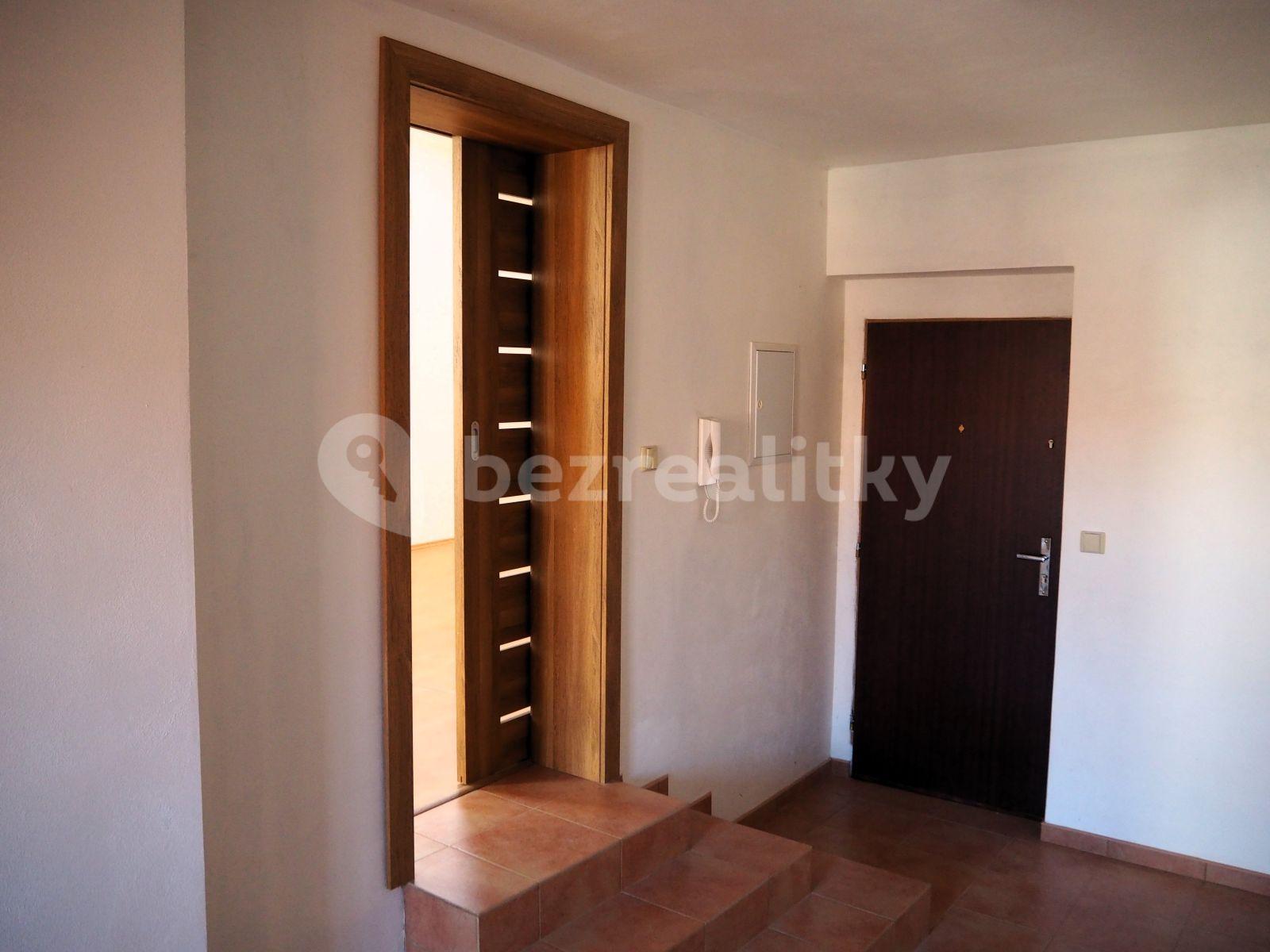 3 bedroom with open-plan kitchen flat to rent, 185 m², Staroměstské náměstí, Mladá Boleslav, Středočeský Region