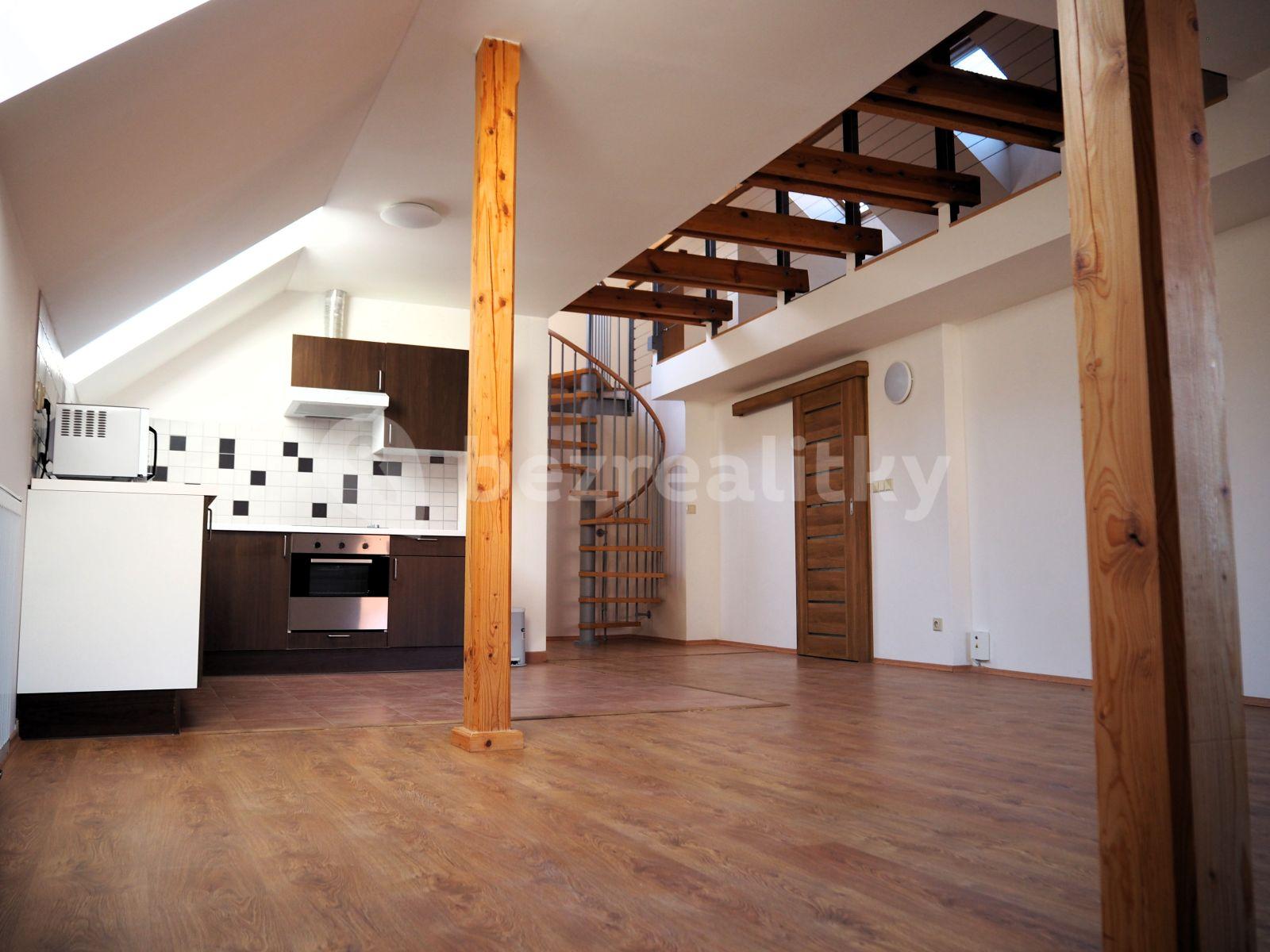 3 bedroom with open-plan kitchen flat to rent, 185 m², Staroměstské náměstí, Mladá Boleslav, Středočeský Region