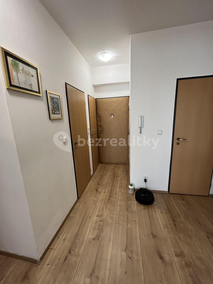 3 bedroom flat to rent, 70 m², U Bazénu, Prague, Prague