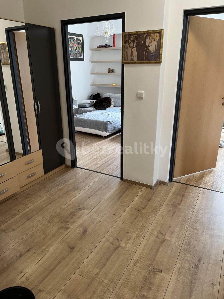 3 bedroom flat to rent, 70 m², U Bazénu, Prague, Prague