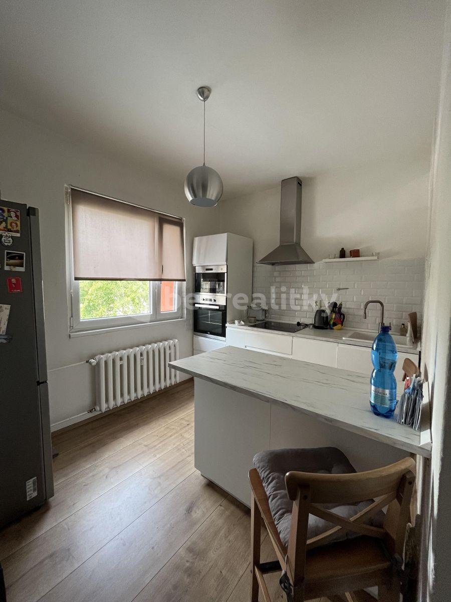 3 bedroom flat to rent, 70 m², U Bazénu, Prague, Prague