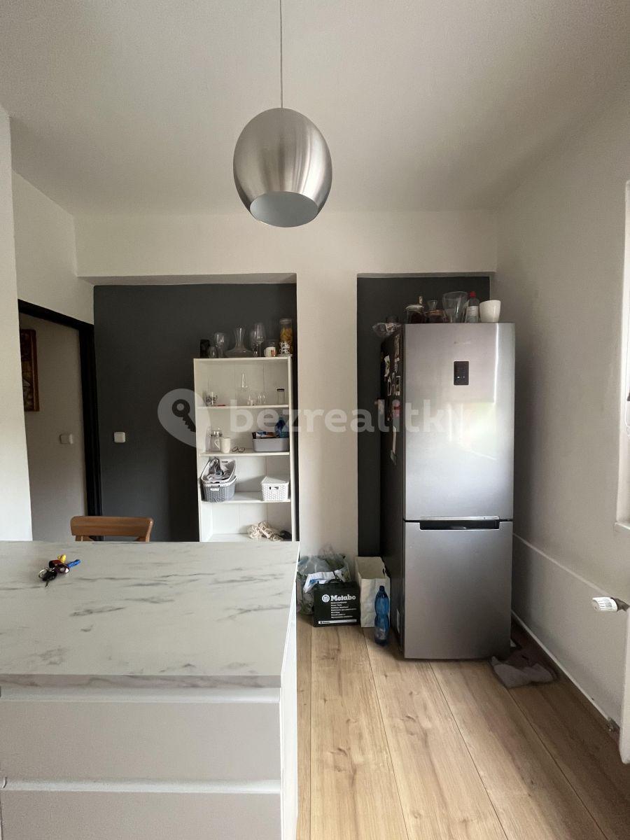 3 bedroom flat to rent, 70 m², U Bazénu, Prague, Prague