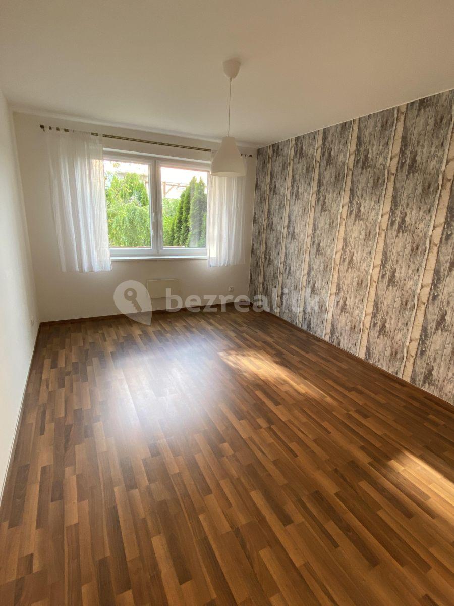 1 bedroom with open-plan kitchen flat to rent, 52 m², Ecksteinova, Chýně, Středočeský Region