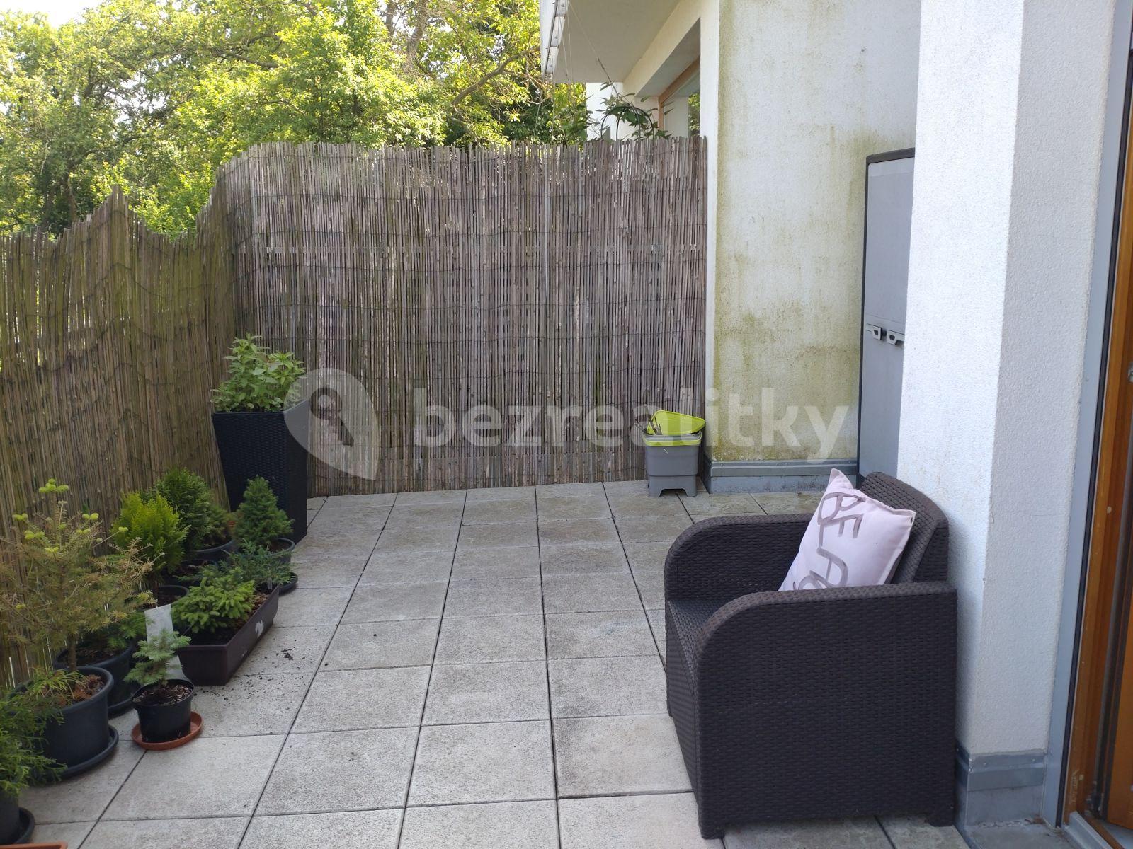 1 bedroom with open-plan kitchen flat to rent, 64 m², Jezerůvky, Brno, Jihomoravský Region