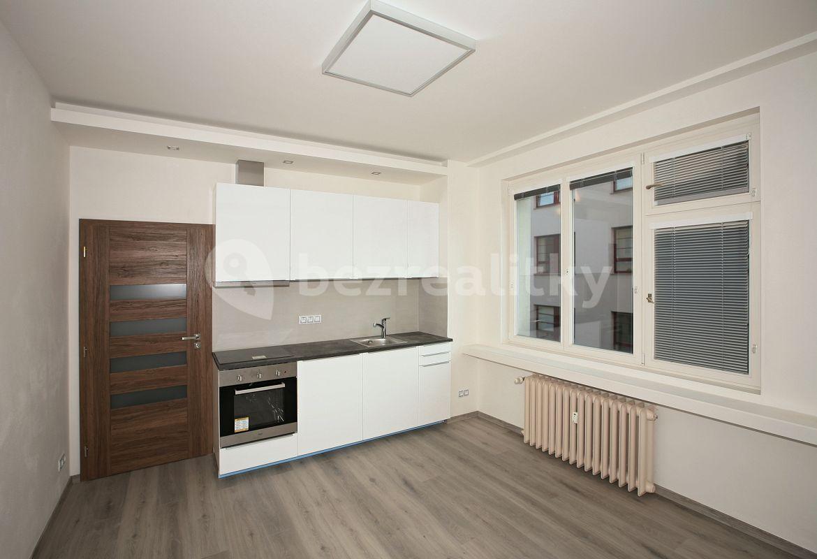 Studio flat to rent, 22 m², Thámova, Prague, Prague