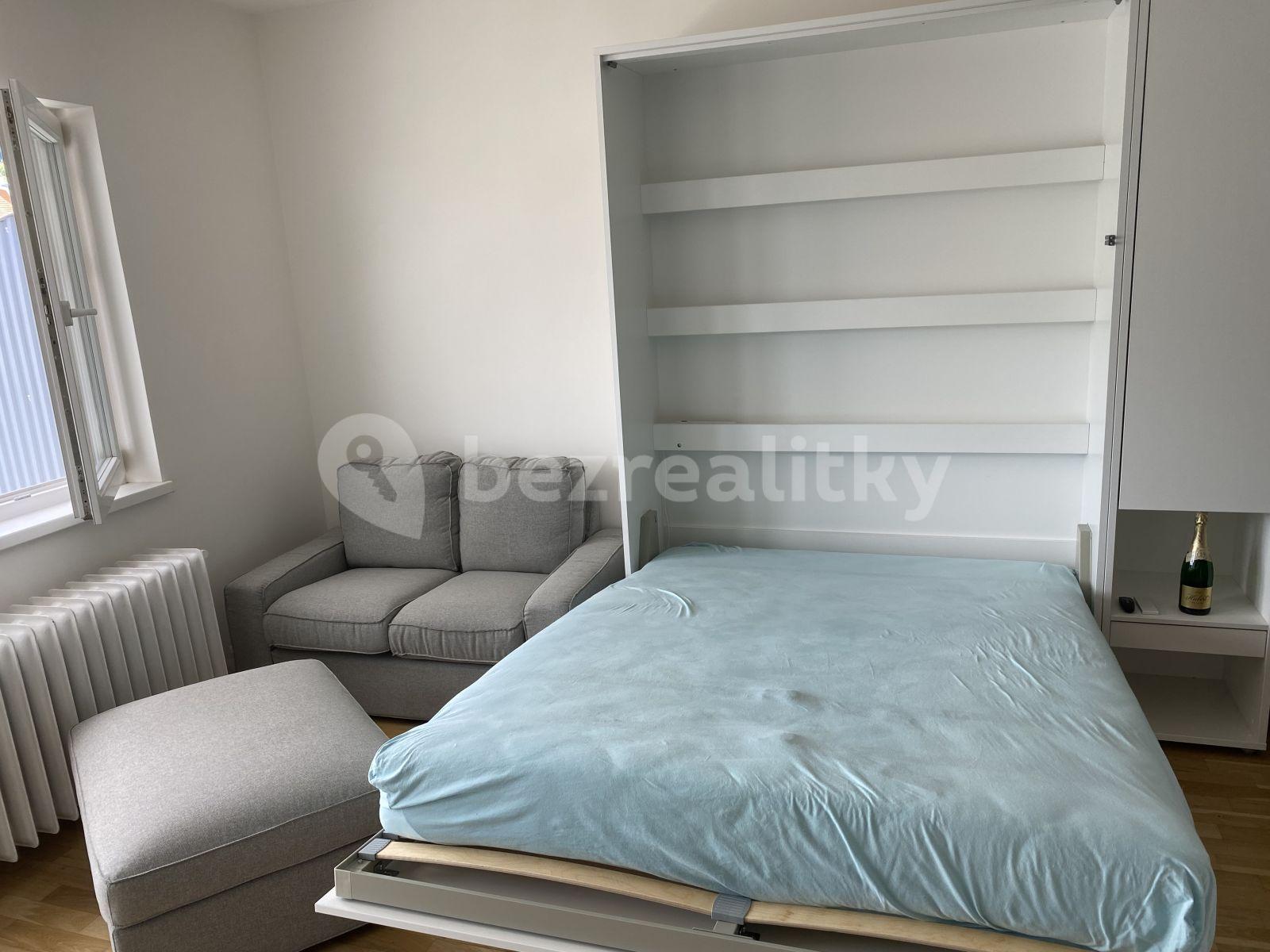 Studio flat to rent, 26 m², U Nikolajky, Prague, Prague