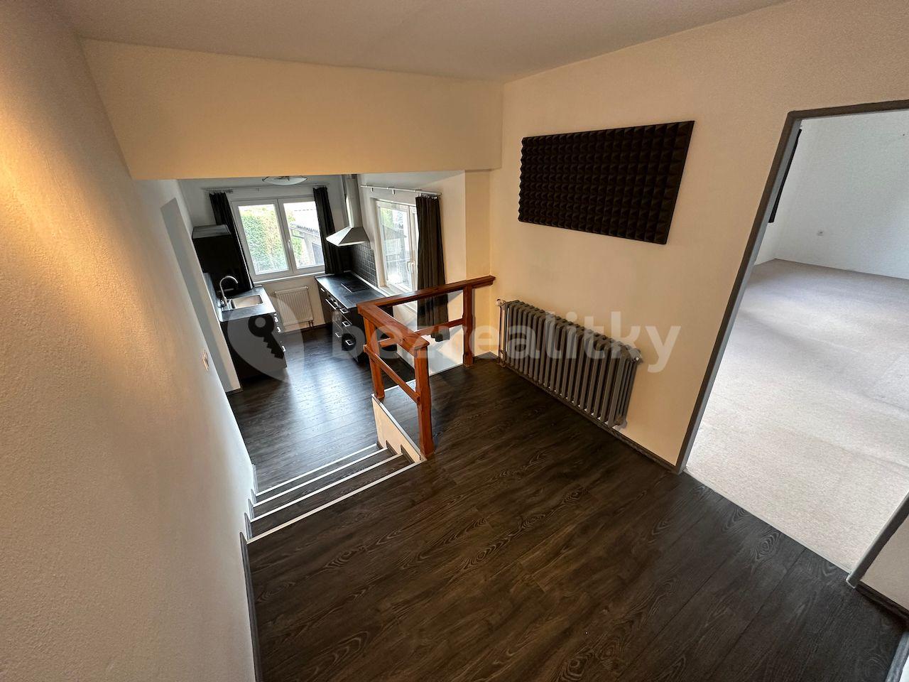 1 bedroom with open-plan kitchen flat to rent, 64 m², Hálkova, Úvaly, Středočeský Region