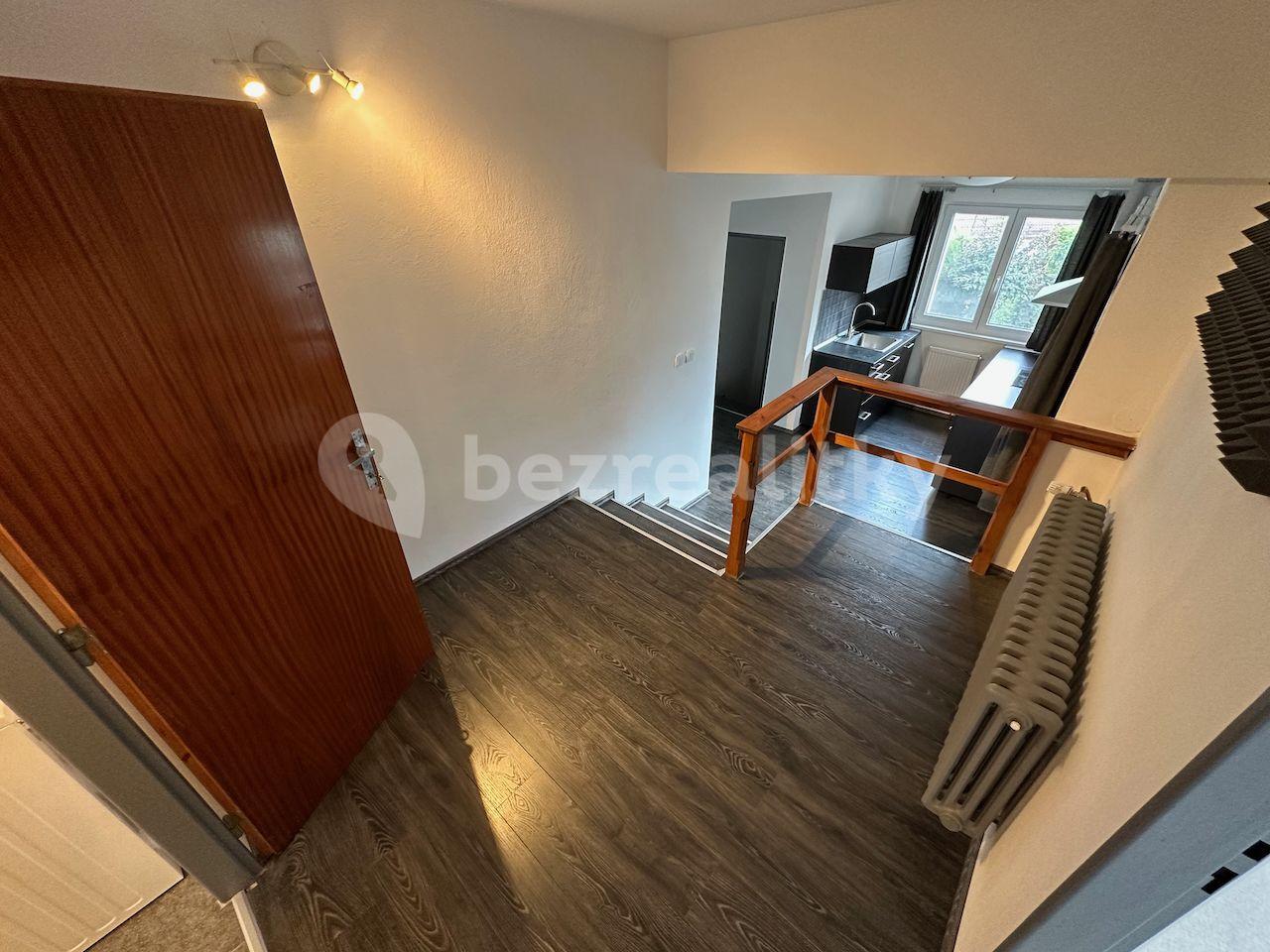 1 bedroom with open-plan kitchen flat to rent, 64 m², Hálkova, Úvaly, Středočeský Region