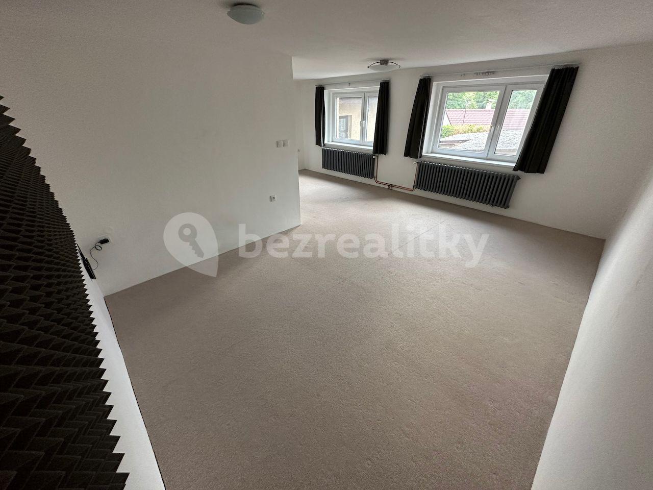 1 bedroom with open-plan kitchen flat to rent, 64 m², Hálkova, Úvaly, Středočeský Region