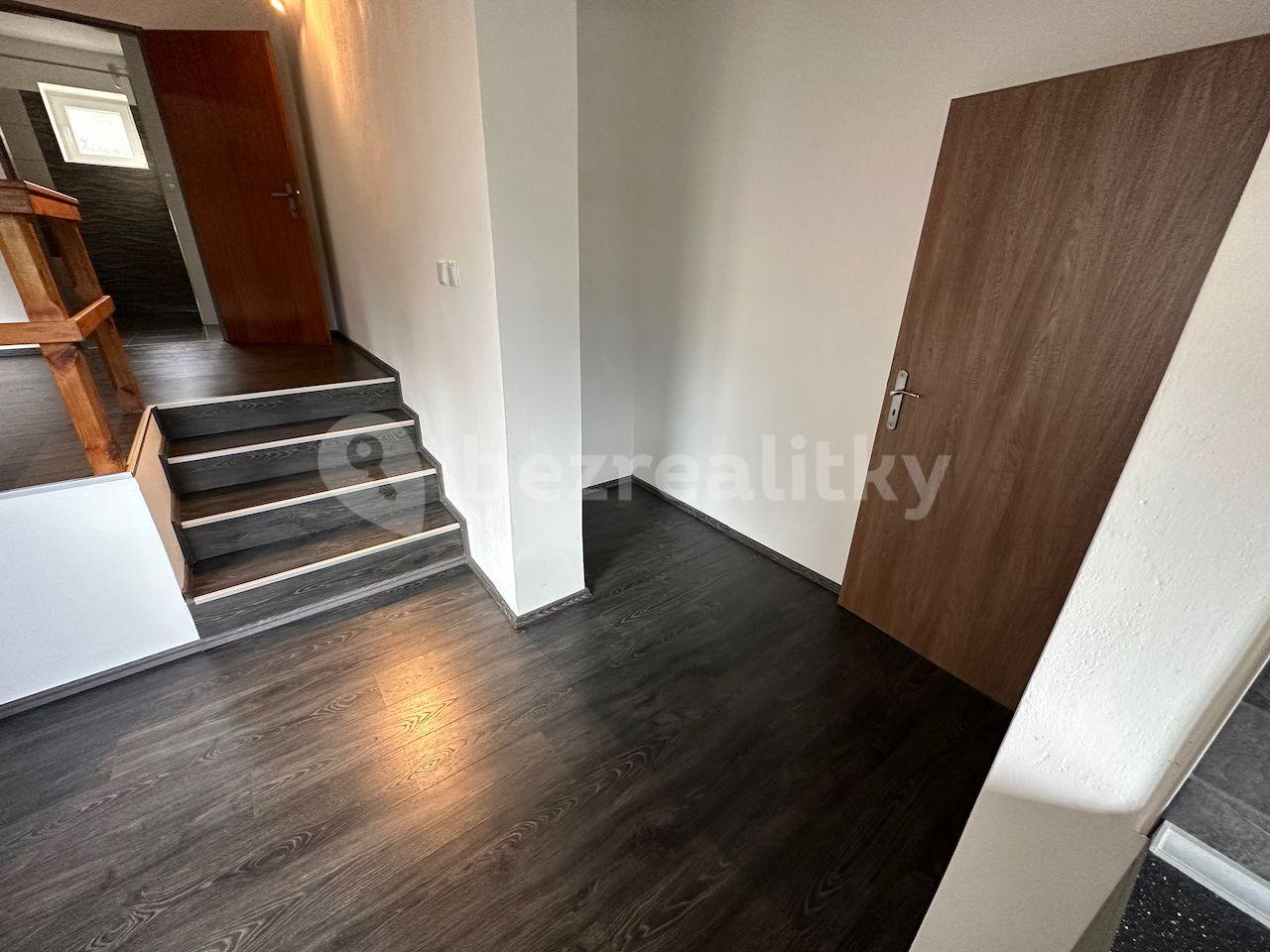 1 bedroom with open-plan kitchen flat to rent, 64 m², Hálkova, Úvaly, Středočeský Region