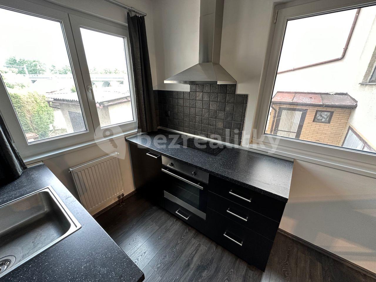 1 bedroom with open-plan kitchen flat to rent, 64 m², Hálkova, Úvaly, Středočeský Region