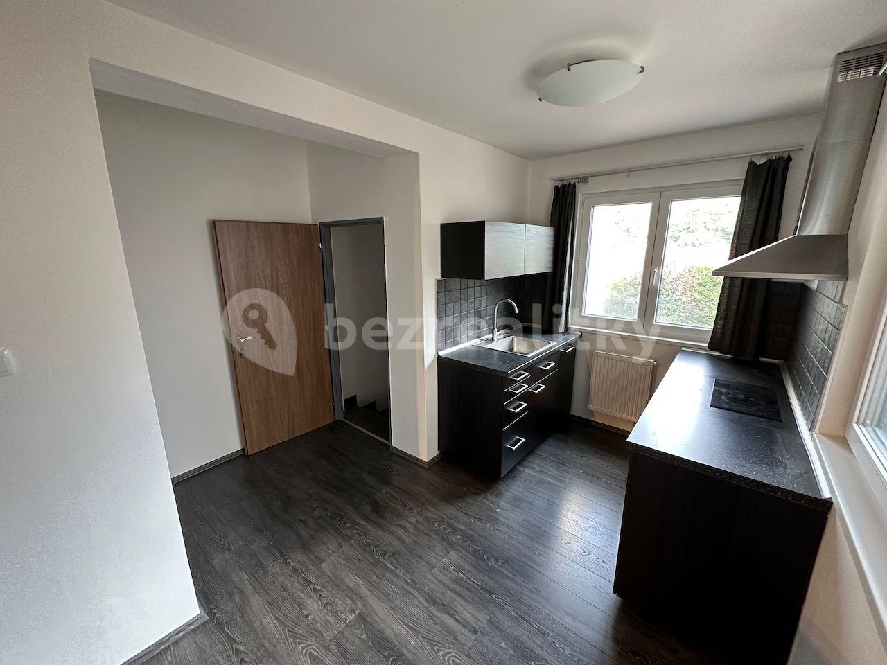 1 bedroom with open-plan kitchen flat to rent, 64 m², Hálkova, Úvaly, Středočeský Region