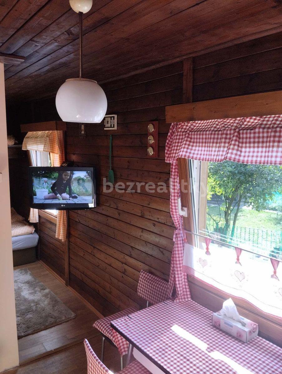 recreational property to rent, 0 m², Velké Popovice, Středočeský Region