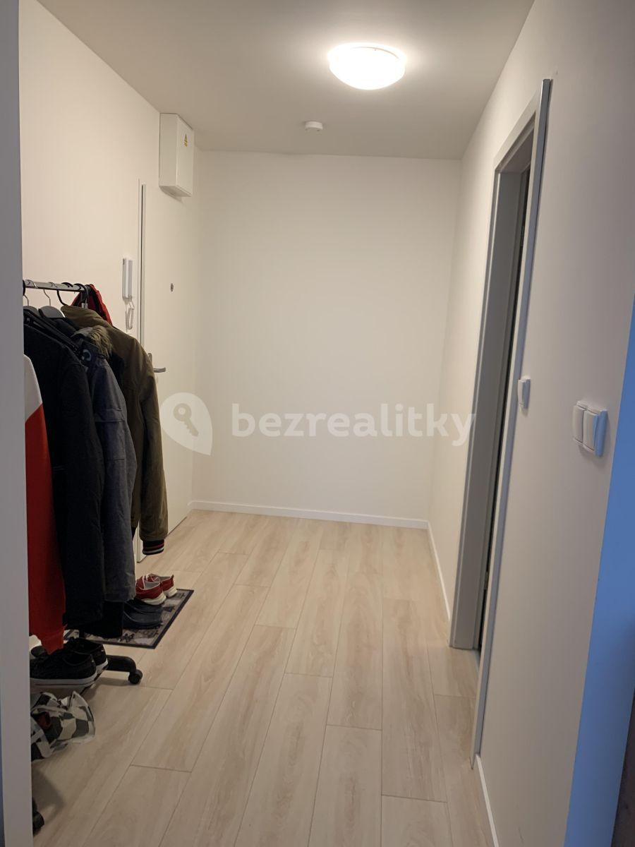 Studio flat to rent, 30 m², Poděbradská, Prague, Prague