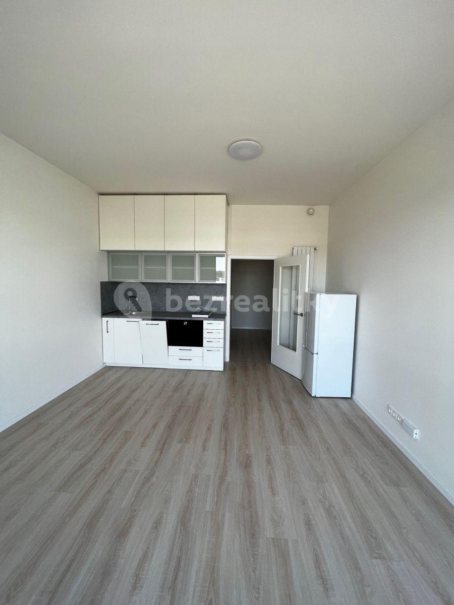 Studio flat to rent, 31 m², Poděbradská, Prague, Prague