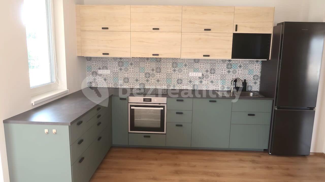 2 bedroom with open-plan kitchen flat to rent, 77 m², Čerpadlová, Prague, Prague